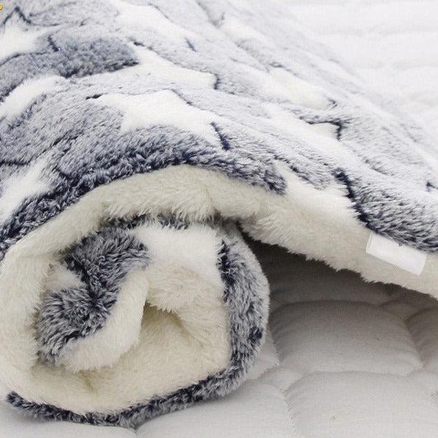 Cozy sleeping mat. fleece blanket. litter box and comfortable mattresses for dogs of all sizes - Image 5
