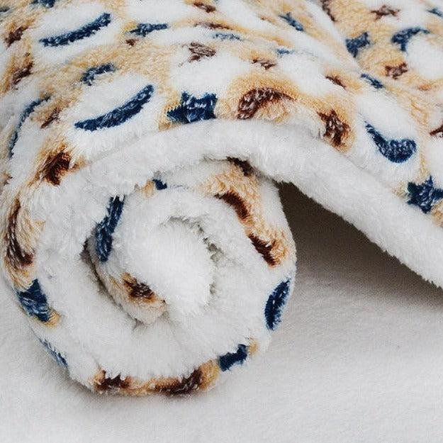 Cozy sleeping mat. fleece blanket. litter box and comfortable mattresses for dogs of all sizes - Image 3