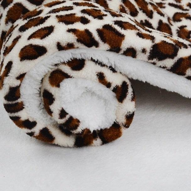 Cozy sleeping mat. fleece blanket. litter box and comfortable mattresses for dogs of all sizes - Image 8
