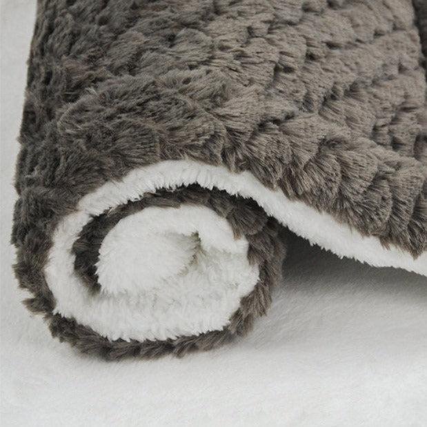 Cozy sleeping mat. fleece blanket. litter box and comfortable mattresses for dogs of all sizes - Image 13