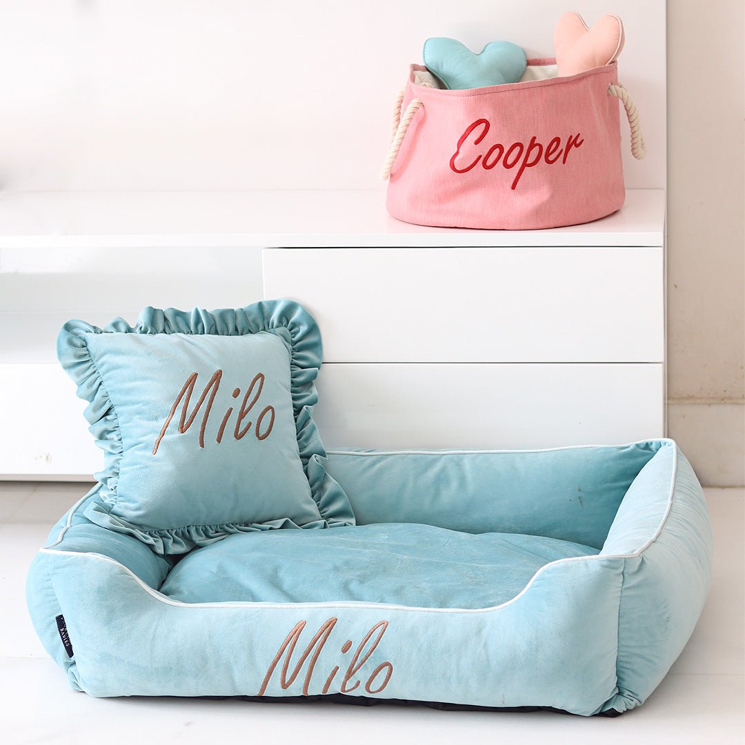 Personalized Luxury dog bed and cushion gift set - Image 2