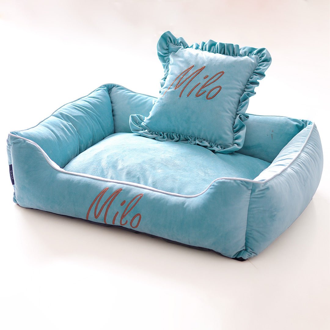 Personalized Luxury dog bed and cushion gift set - Image 4